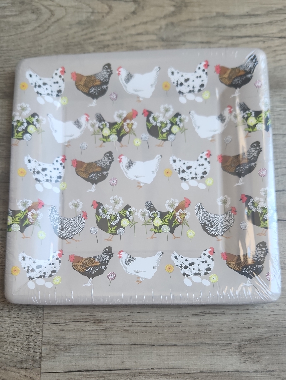 Chicken Pattern Dinner Plates - Home Party Supplies